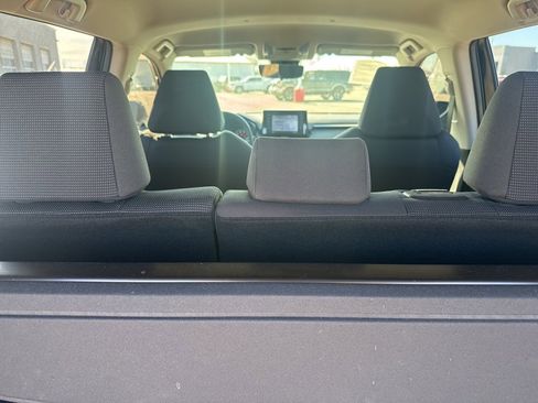 Used 2022 Toyota RAV4 LE image 22