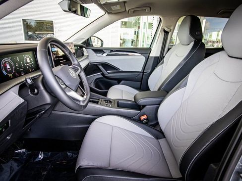 New 2026 Volkswagen Tiguan SE image 28