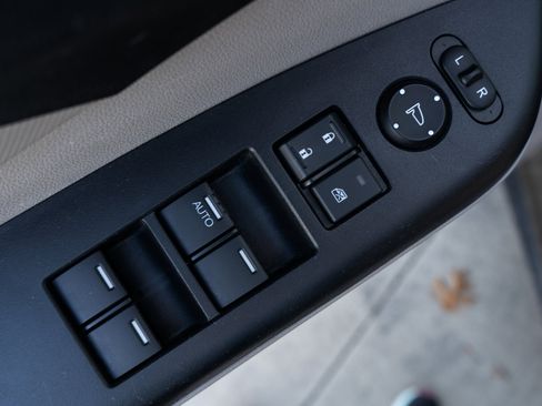 Used 2014 Honda CR-V LX image 36