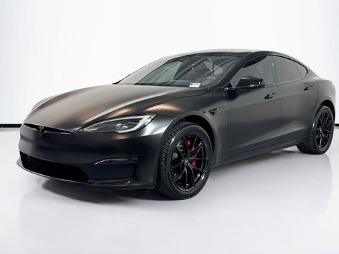 Used 2023 Tesla Model S Plaid image 1