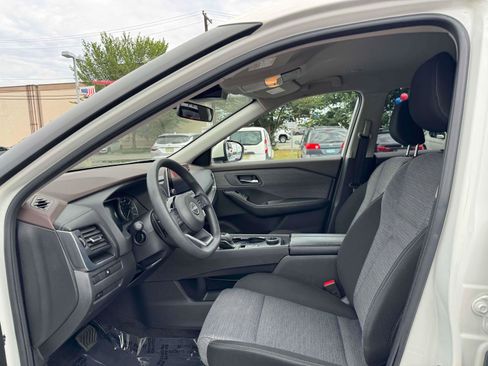 Used 2023 Nissan Rogue SV image 27
