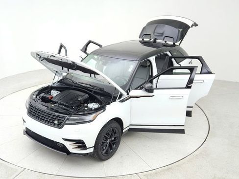 New 2025 Land Rover Range Rover Velar Dynamic SE image 15