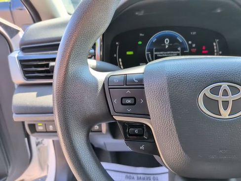Used 2025 Toyota Camry LE image 16