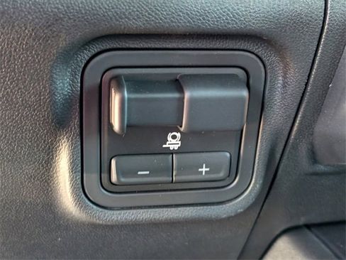 New 2026 GMC Hummer EV 4x4 Crew Cab image 17