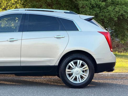 Used 2010 Cadillac SRX Luxury AWD/4WD image 34