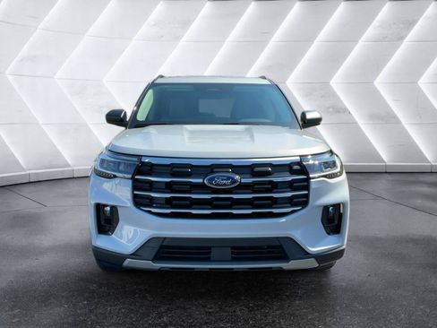 New 2026 Ford Explorer Active w/ Active Comfort Package RWD image 2
