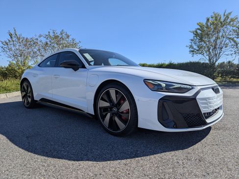 New 2026 Audi S e-tron GT Prestige image 1