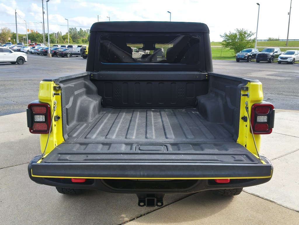 Used 2024 Jeep Gladiator Rubicon w/ Technology Group AWD/4WD image 24