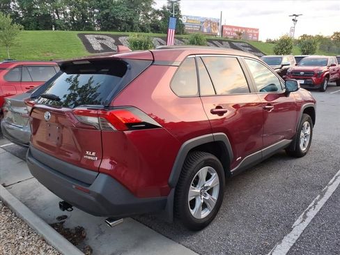 Used 2020 Toyota RAV4 XLE w/ Carpet Mat Package AWD/4WD image 2