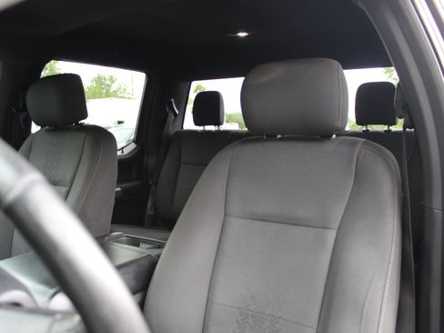 Used 2018 Ford F150 XLT w/ Equipment Group 302A Luxury AWD/4WD image 17