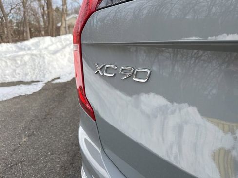 Certified 2025 Volvo XC90 T8 Ultra image 39