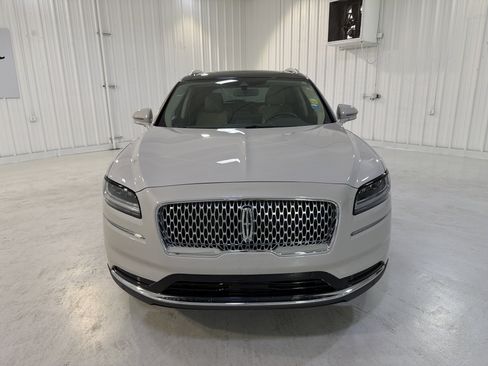 Used 2022 Lincoln Nautilus Reserve w/ Equipment Group 201A image 8