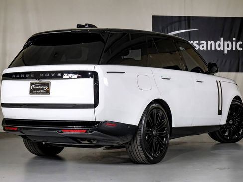 Used 2024 Land Rover Range Rover SE image 8
