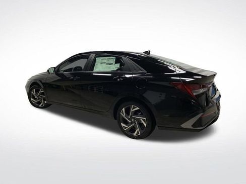 New 2026 Hyundai Elantra Limited image 3