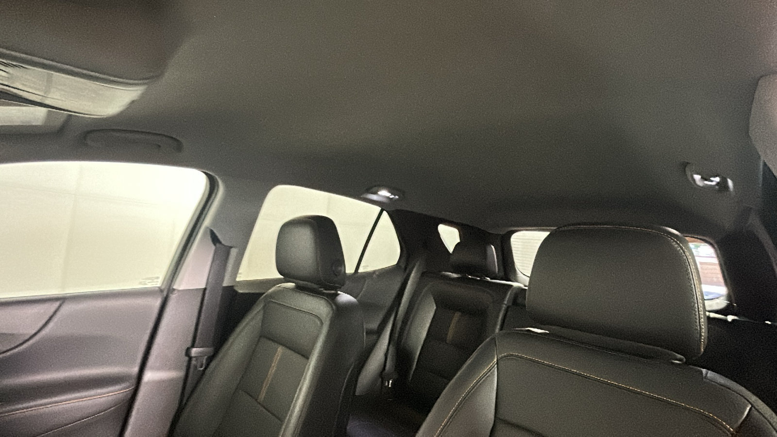 Used 2022 Chevrolet Equinox Premier AWD/4WD image 16