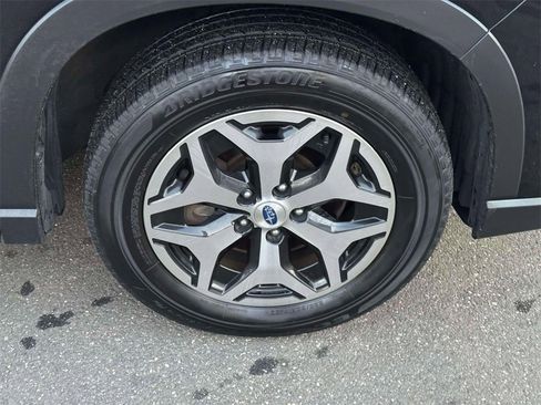 Used 2020 Subaru Forester Premium image 9
