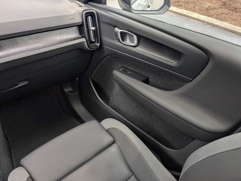 Used 2023 Volvo C40 Recharge Core AWD/4WD image 22