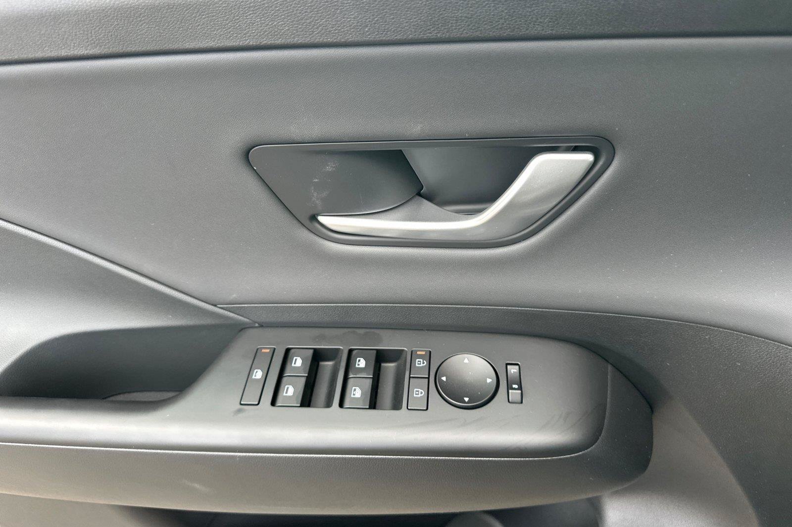 New 2026 Hyundai Kona Limited FWD image 10