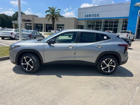 New 2026 Chevrolet Trax RS w/ Sunroof Package FWD image 3