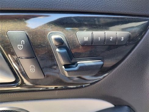 Used 2015 Mercedes-Benz SLK 250 image 27