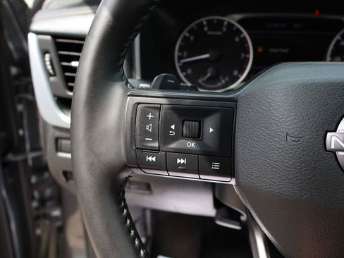 Used 2025 Nissan Rogue SV image 26