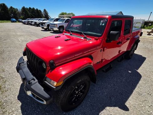 Used 2022 Jeep Gladiator Sport AWD/4WD image 4