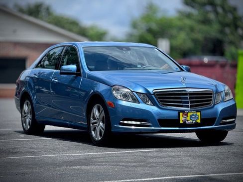 Used 2011 Mercedes-Benz E 350 BlueTEC Sedan image 1