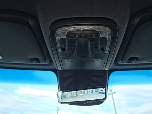 Used 2025 Mercedes-Benz Sprinter 2500 image 21