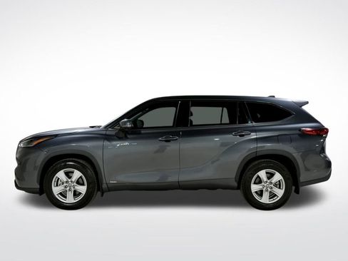 Used 2021 Toyota Highlander LE image 6
