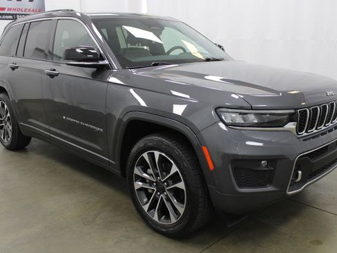 Used 2022 Jeep Grand Cherokee Overland image 4