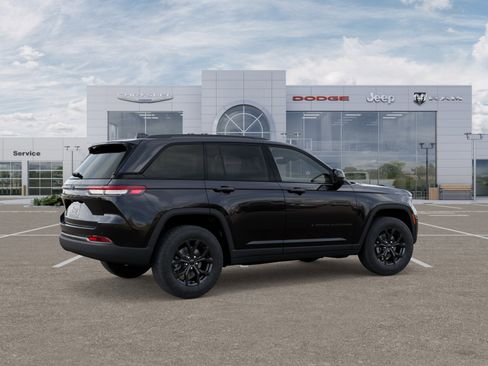 New 2025 Jeep Grand Cherokee Altitude image 17