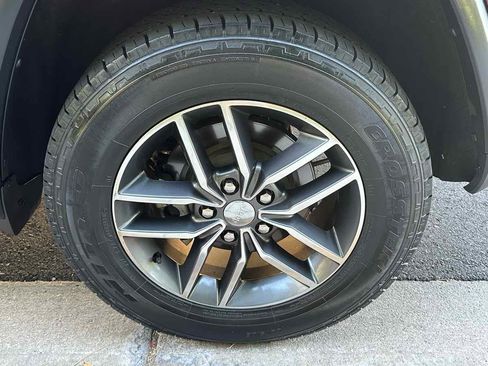 Used 2017 Jeep Grand Cherokee Limited w/ Luxury Group II image 56