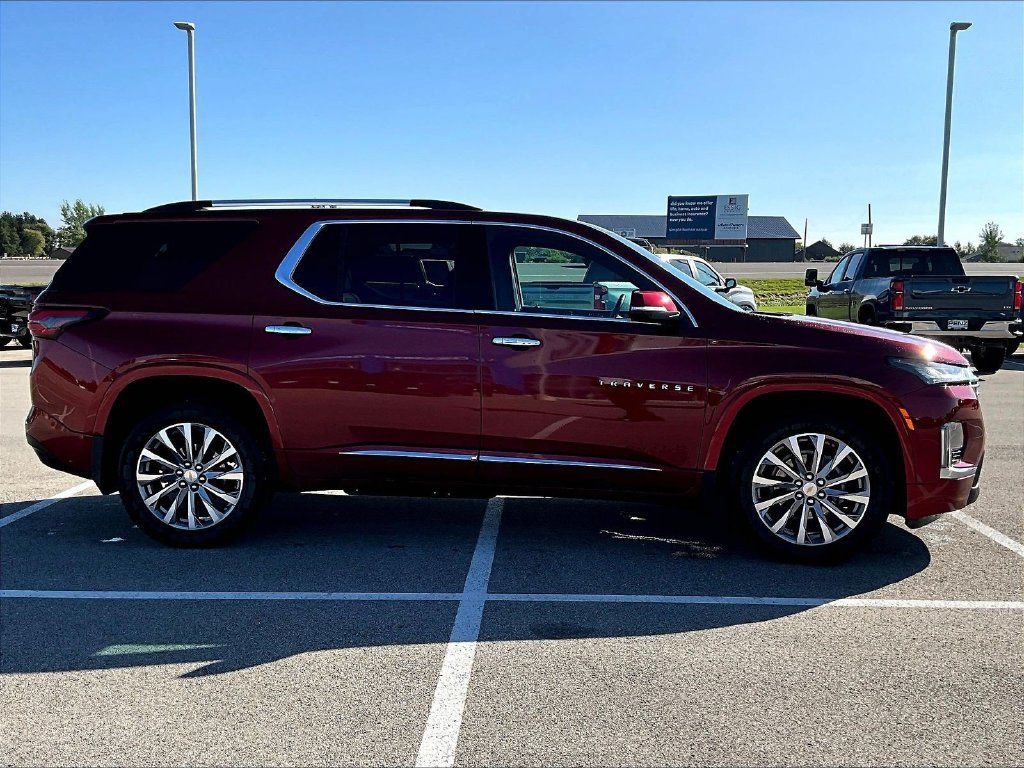 Used 2022 Chevrolet Traverse Premier AWD/4WD image 4