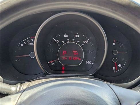 Used 2016 Kia Soul + FWD image 11