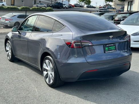Used 2023 Tesla Model Y Long Range image 7