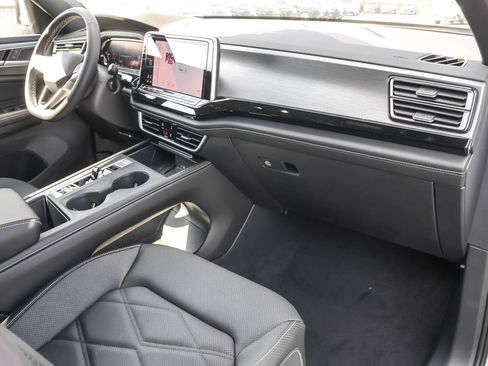 New 2026 Volkswagen Atlas Cross Sport SE image 39