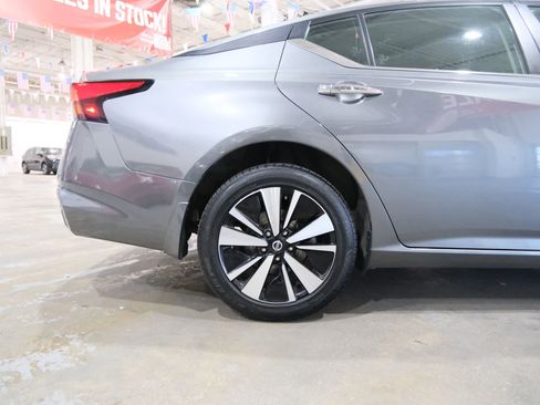 Used 2022 Nissan Altima 2.5 SV image 12
