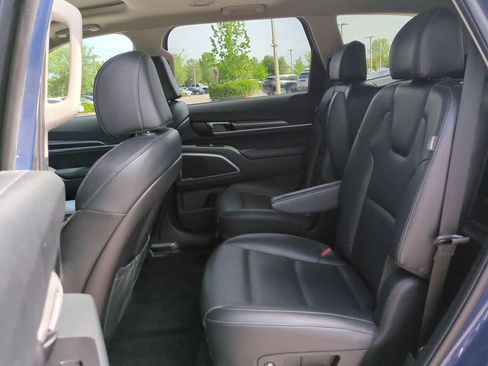 Used 2025 Kia Telluride S FWD image 14