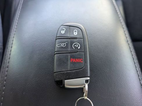 Used 2019 Jeep Grand Cherokee Altitude image 33