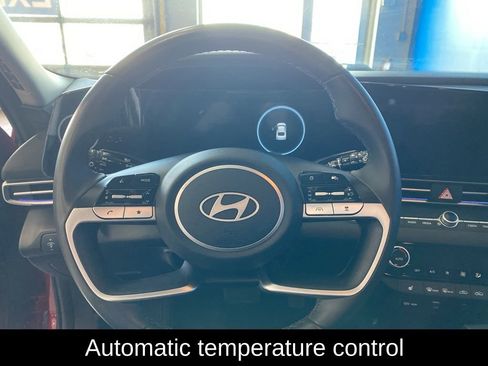Used 2025 Hyundai Elantra SEL FWD image 7