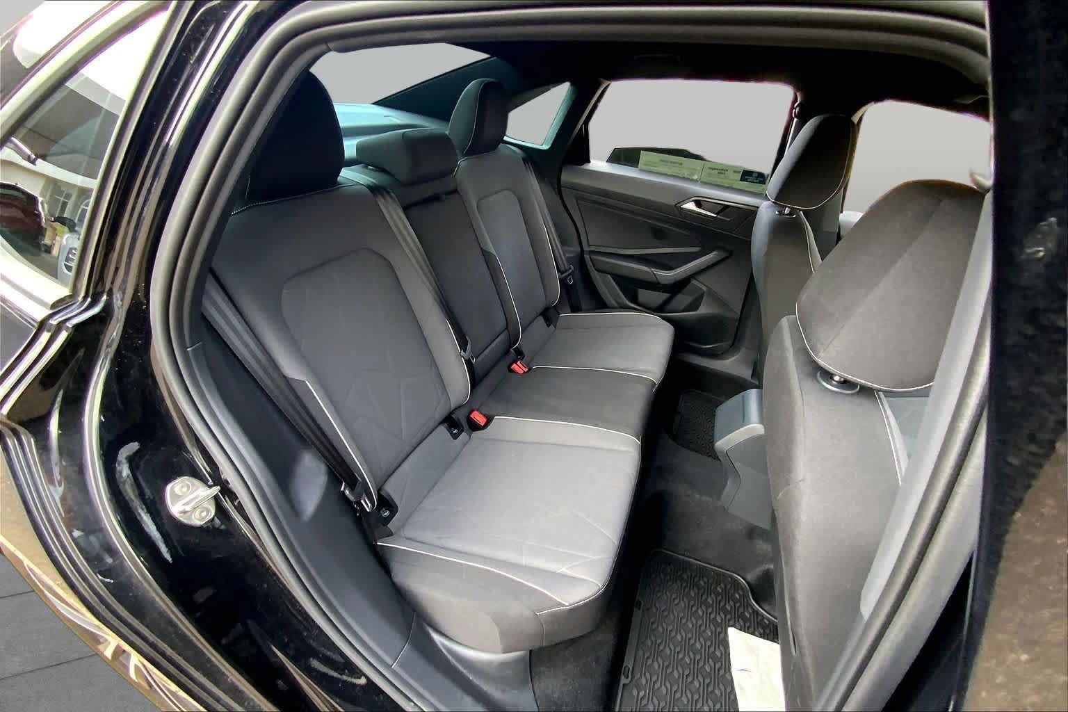 Used 2026 Volkswagen Jetta Sport FWD image 19
