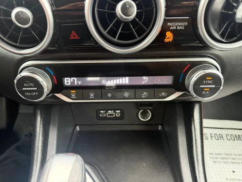 Used 2022 Nissan Sentra SR w/ Midnight Edition FWD image 21