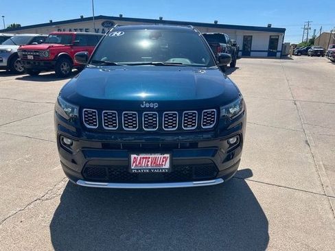 Used 2024 Jeep Compass Limited AWD/4WD image 9