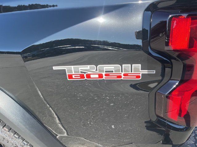 New 2026 Chevrolet Colorado Trail Boss AWD/4WD image 4