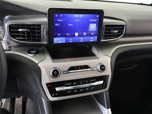 Used 2024 Ford Explorer XLT w/ Equipment Group 202A image 5