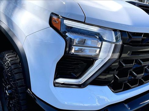 Used 2025 Chevrolet Silverado 2500 ZR2 w/ Technology Package image 28