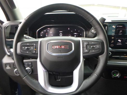 Used 2024 GMC Sierra 1500 SLT image 12