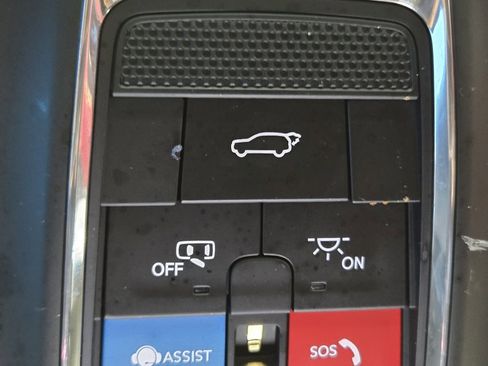 Used 2024 Jeep Grand Cherokee Limited w/ Luxury Tech Group II image 47