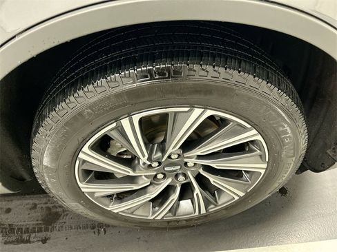 Used 2025 Lincoln Aviator Premiere w/ Equipment Group 101A image 8