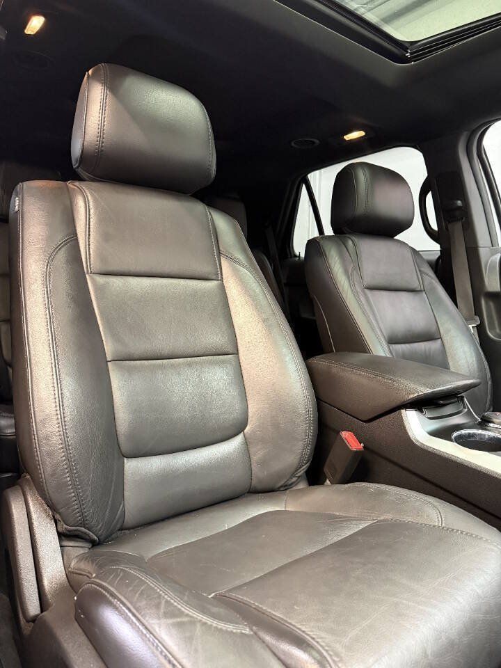 Used 2014 Ford Explorer XLT w/ Equipment Group 202A AWD/4WD image 7